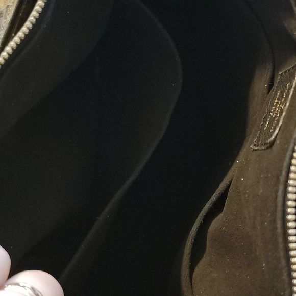 Louis vuitton Monogram purse. . Worn a few times. - Picture 10 of 11